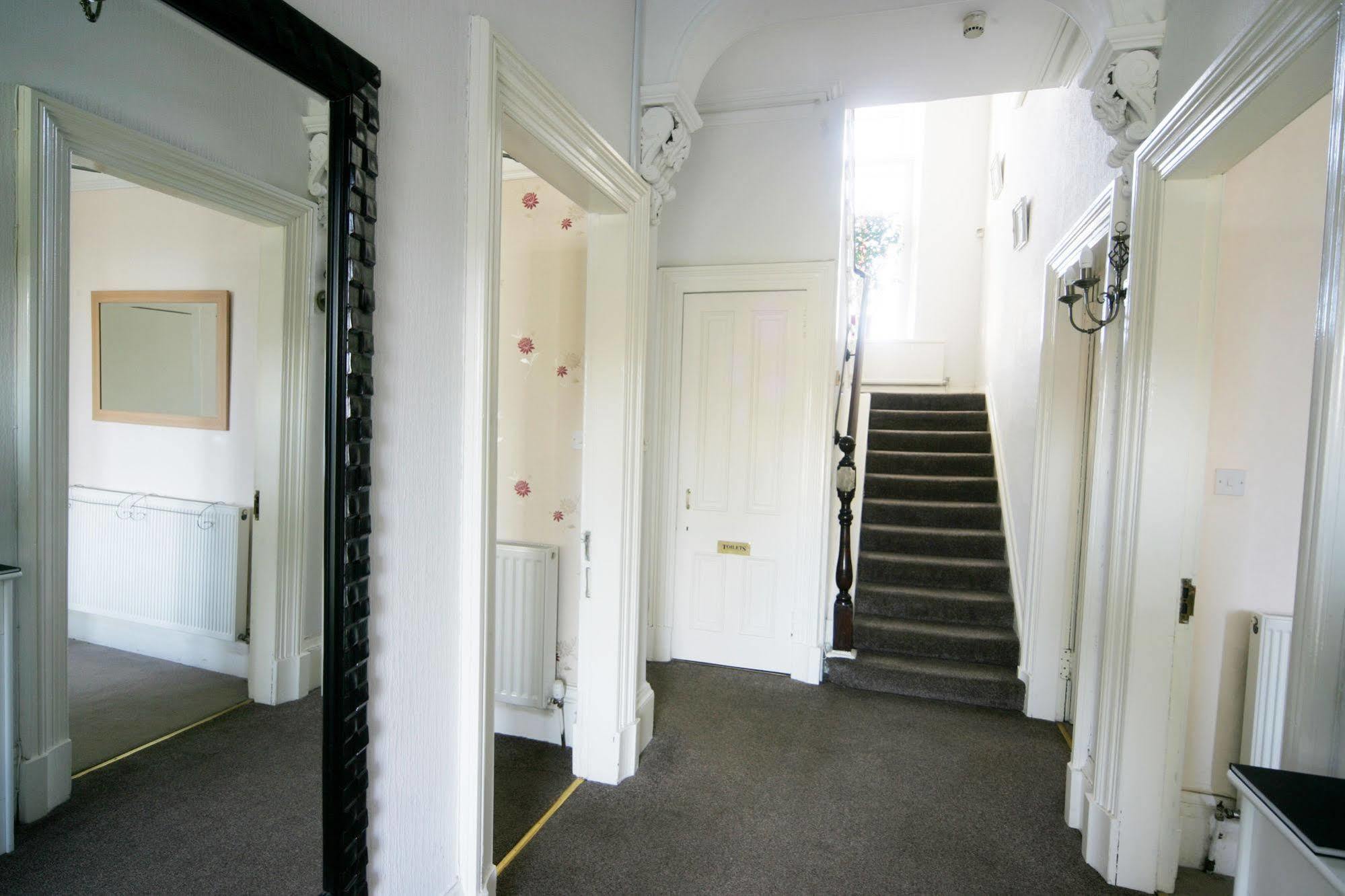Dean Park Guest House Kilmarnock Extérieur photo